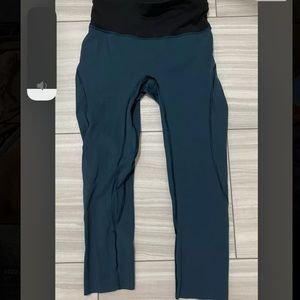 Womens lululemon run the day crop 23” tights 6 submarine yoga pants